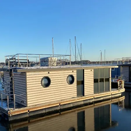 Hausboot Fjord Claudia Bådhotel 4*