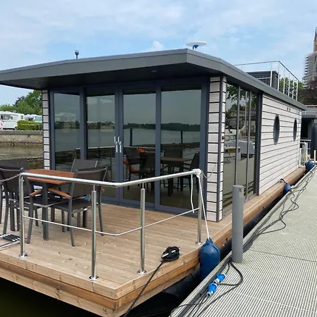 Hausboot Fjord Claudia Botel 4*